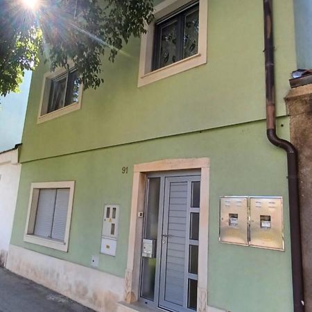 Vile Park Apartments Пула Экстерьер фото